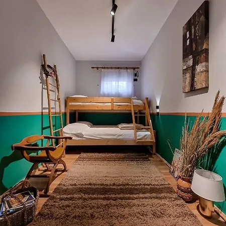 The Bearded Dad Хостел Тирана